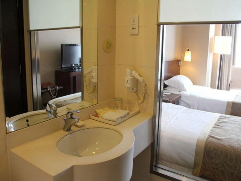 Standard, Beijing Dongfang Hotel 3*