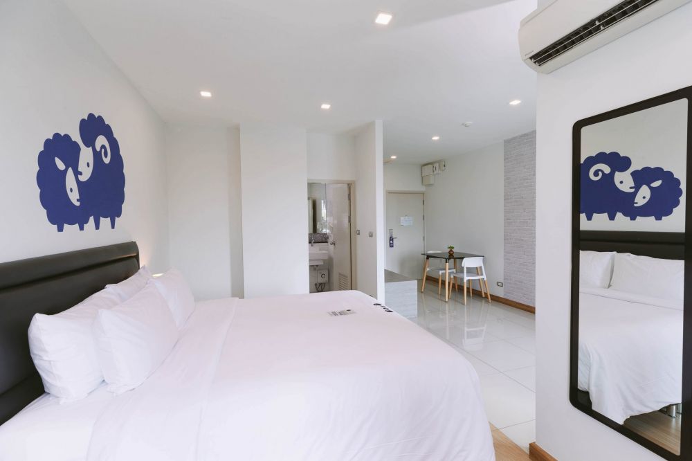 Koko Couple, Kokotel Bangkok Sukhumvit 50 4*