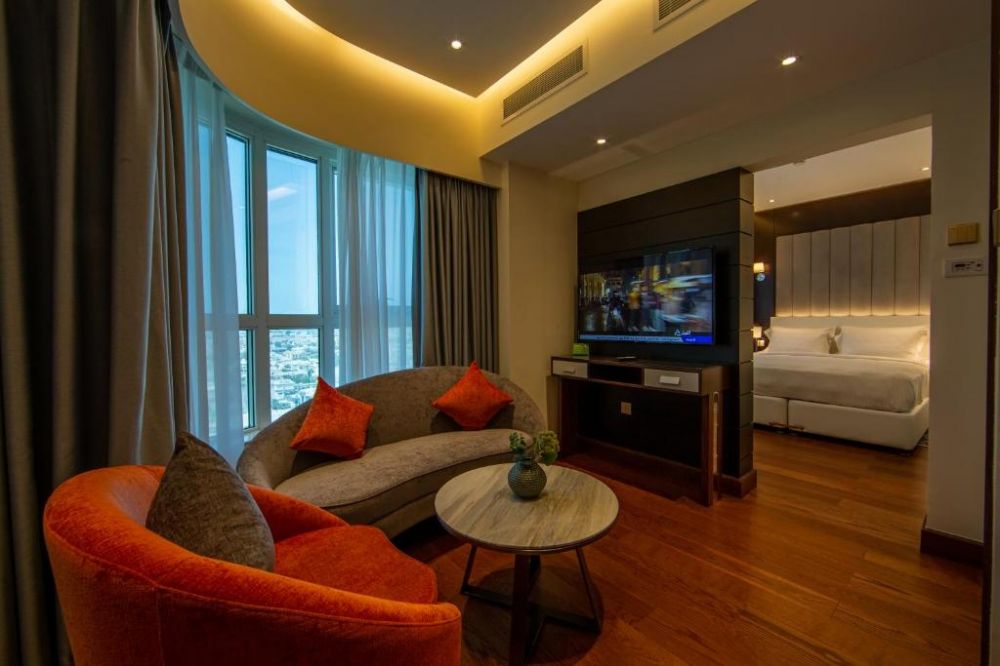 Deluxe Studio, Number One Tower Suites 