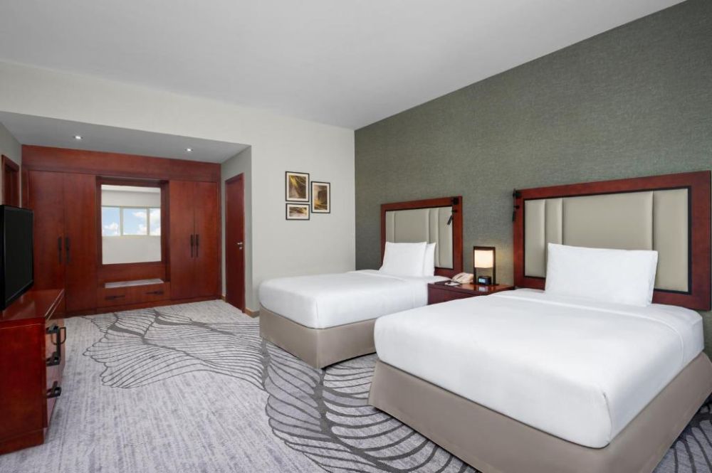 Deluxe Room, DoubleTree by Hilton Ras Al Khaimah 4*