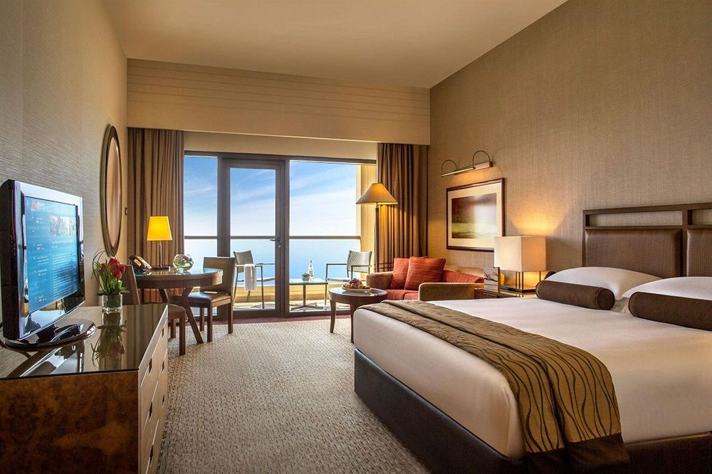 Sea Front Club Rotana, Amwaj Rotana Jumeirah Beach 5*