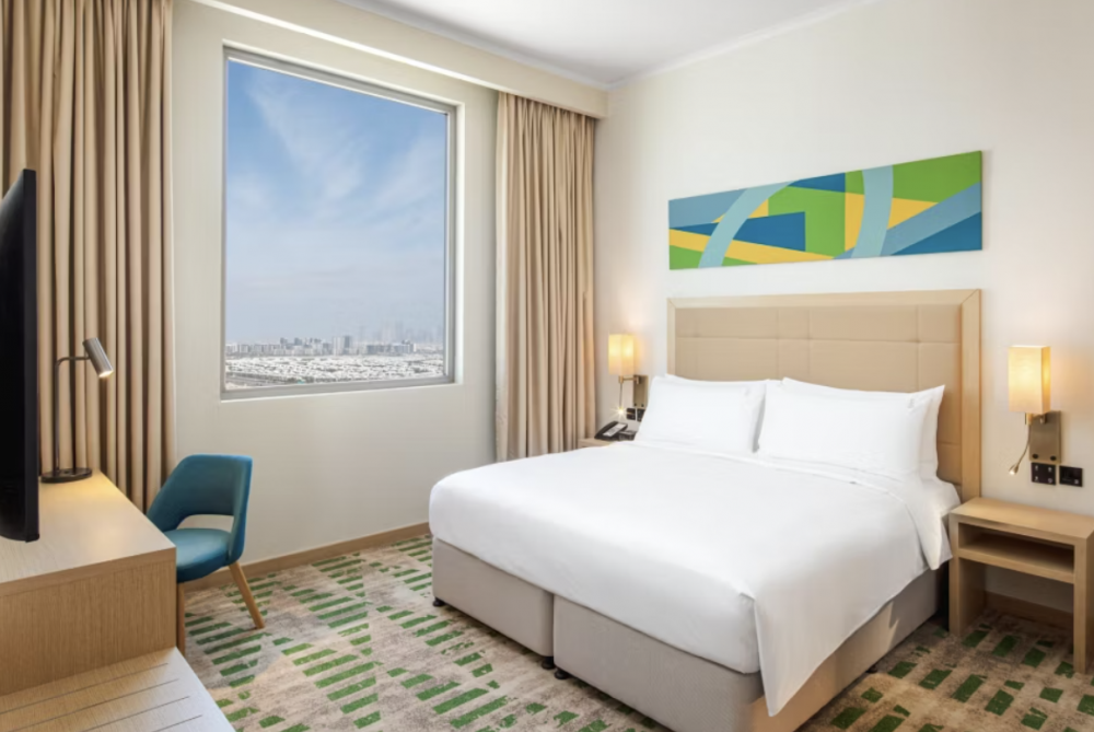 1 Bedroom Suite City View, Holiday Inn And Suites Dubai Science Park 4*