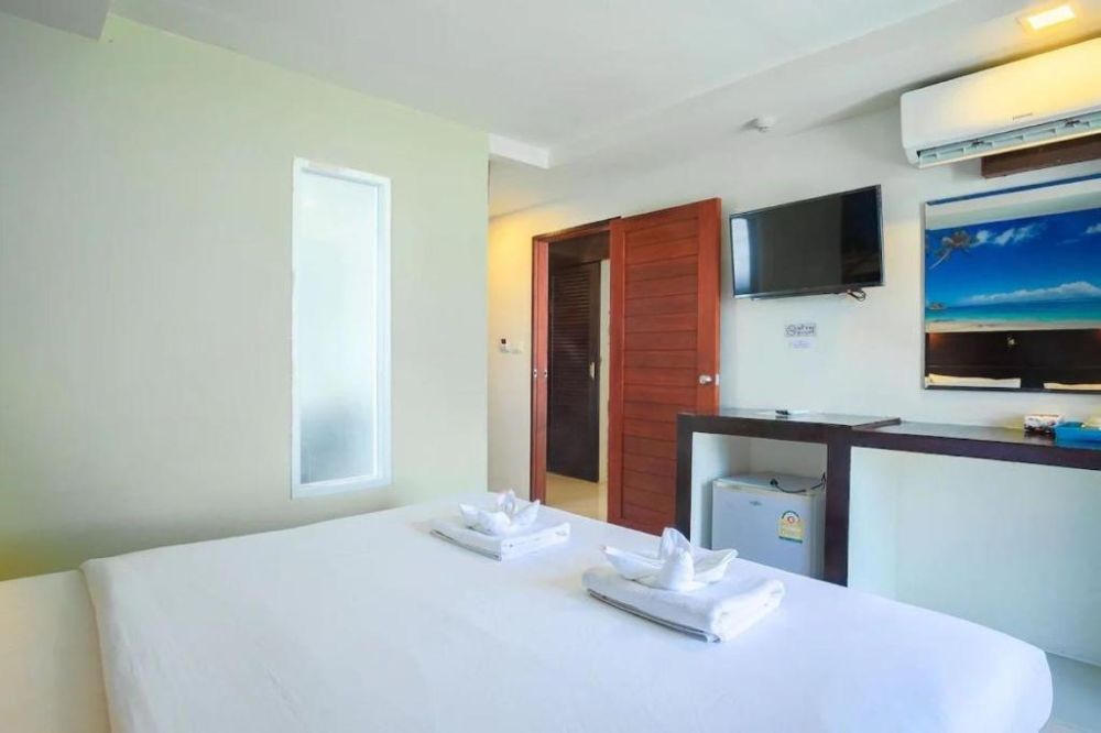 Deluxe double/ triple, Patong Buri Resort 3*