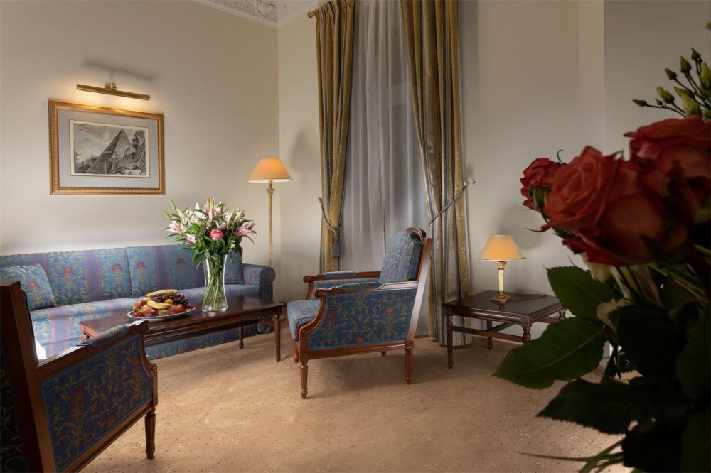 Junior Suite, Savoy Westend 5*