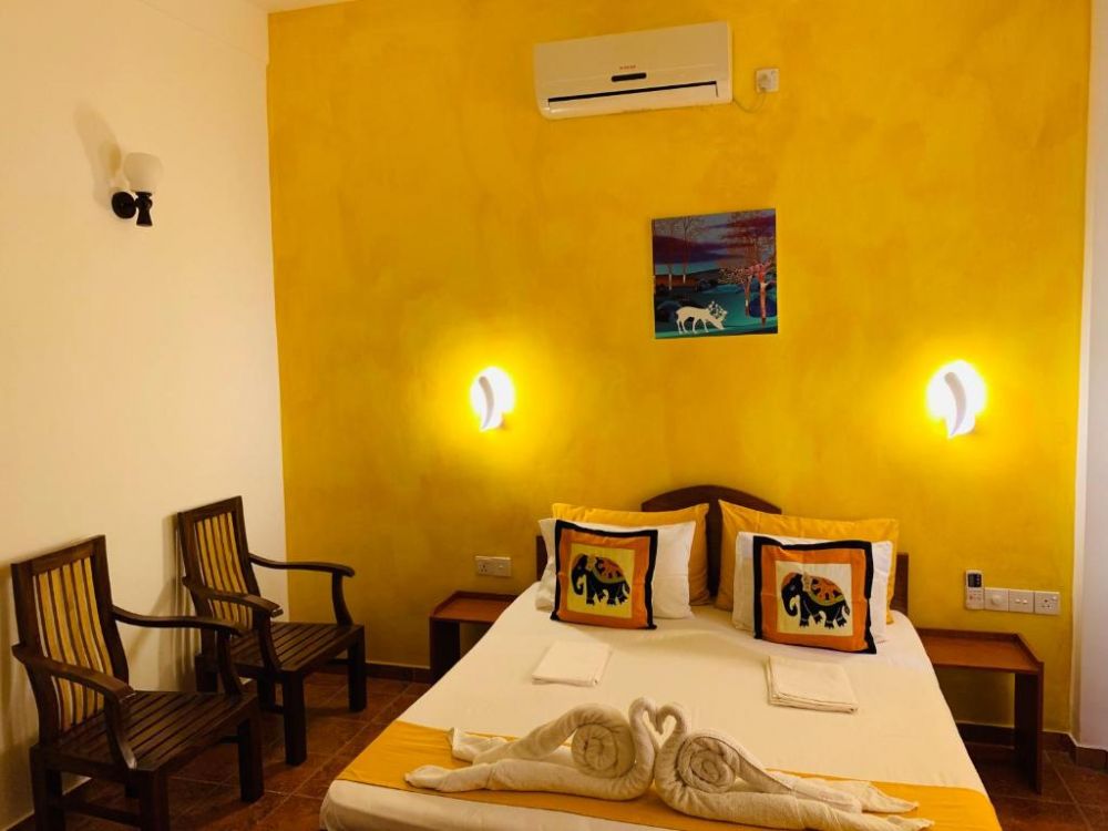 Standard Room non AC/with AC, Sam's Guest House 2*