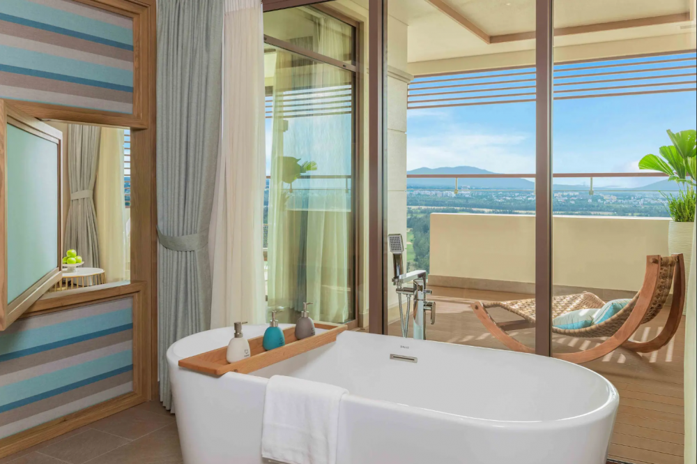 Golf View Suite, Fusion Resort & Villas Danang 5*