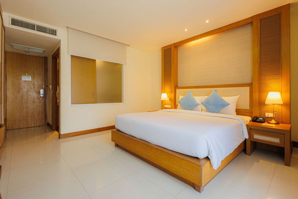 Deluxe City View Room, Ashlee Plaza Patong Hotel & Spa 3+