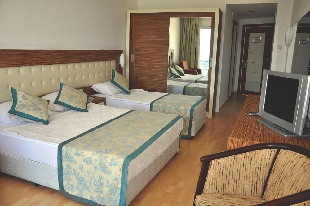 Large Room, Blue Diamond Alya 4*