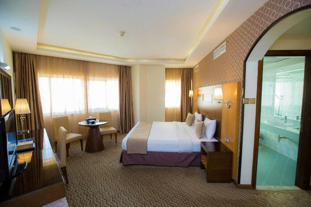 Deluxe, Fortune Plaza Hotel 3*