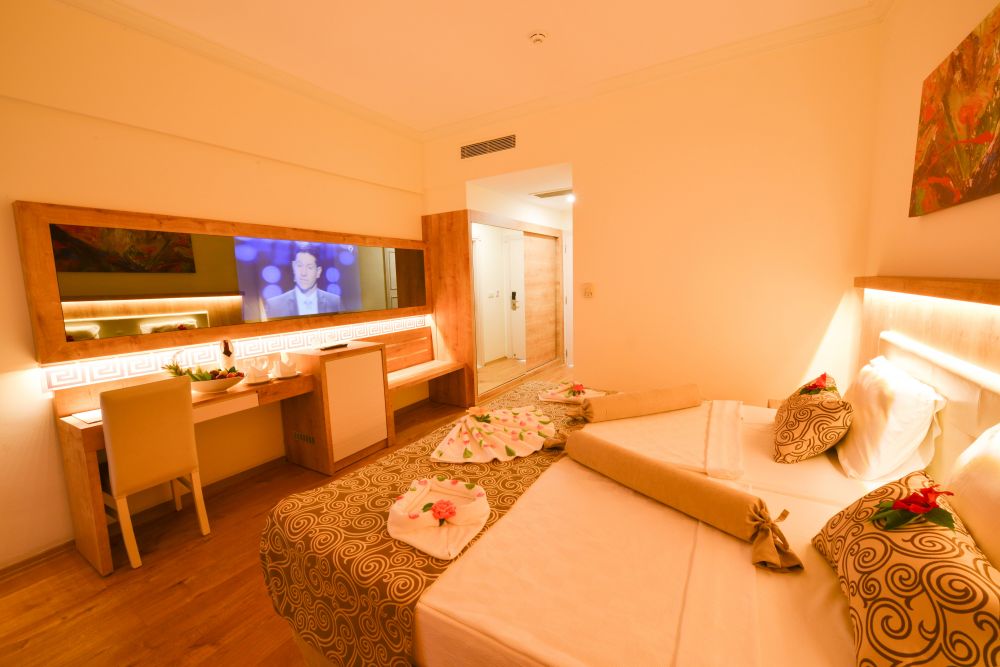 Standard Room Main Building, Cesars Side 5*