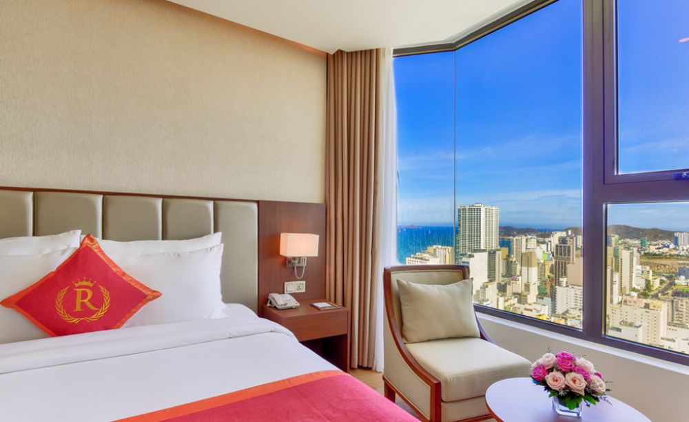 Deluxe Partial SV, Regalia Gold Hotel Nha Trang 5*