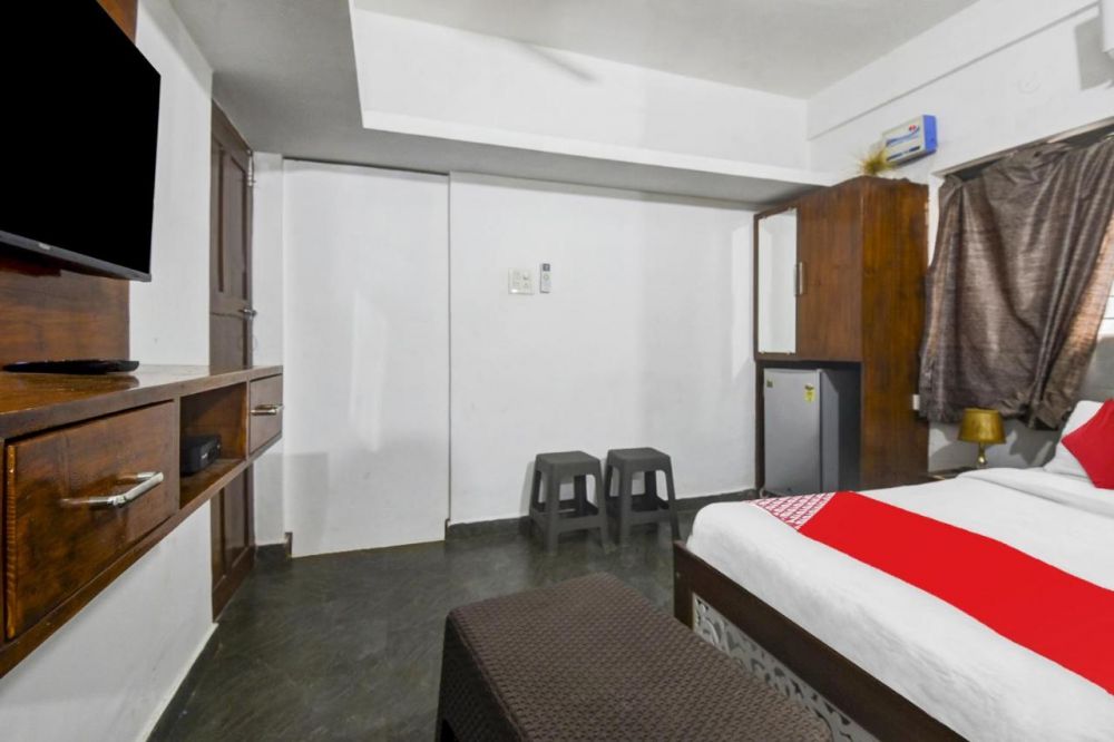 Deluxe AC, Aarvi Guest House 1*