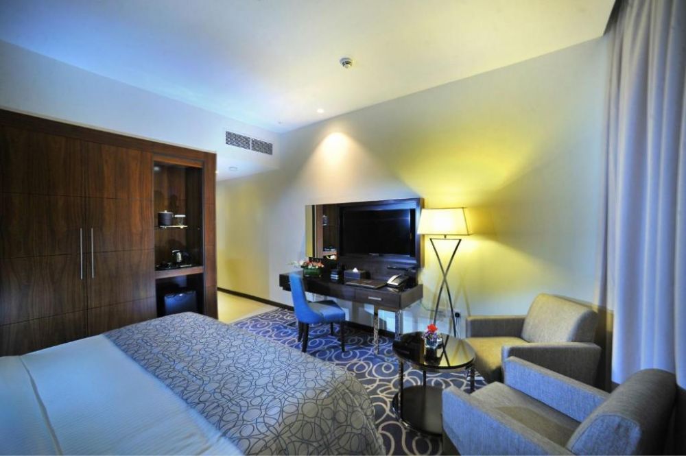 Executive Room, Ramada by Wyndham Abu Dhabi Corniche 4*