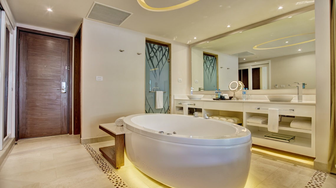 Diamond Club Luxury Suite Terrace Jacuzzi/ OV Terrace Jacuzzi, Hideaway at Royalton Riviera Cancun | Adults Only 5*