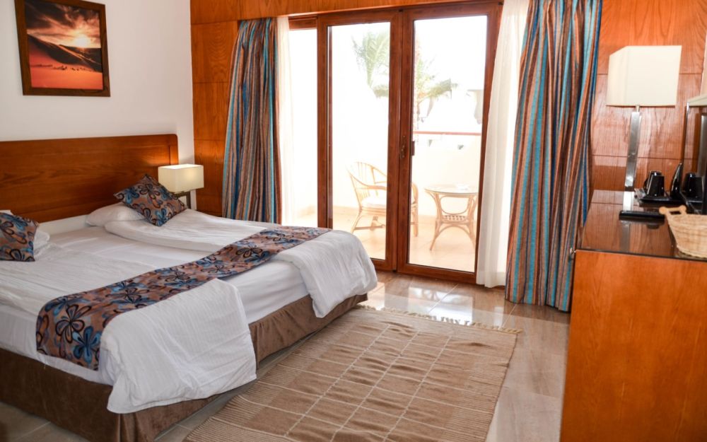 Superior Side Sea View Room, Swiss Inn Dahab 4*