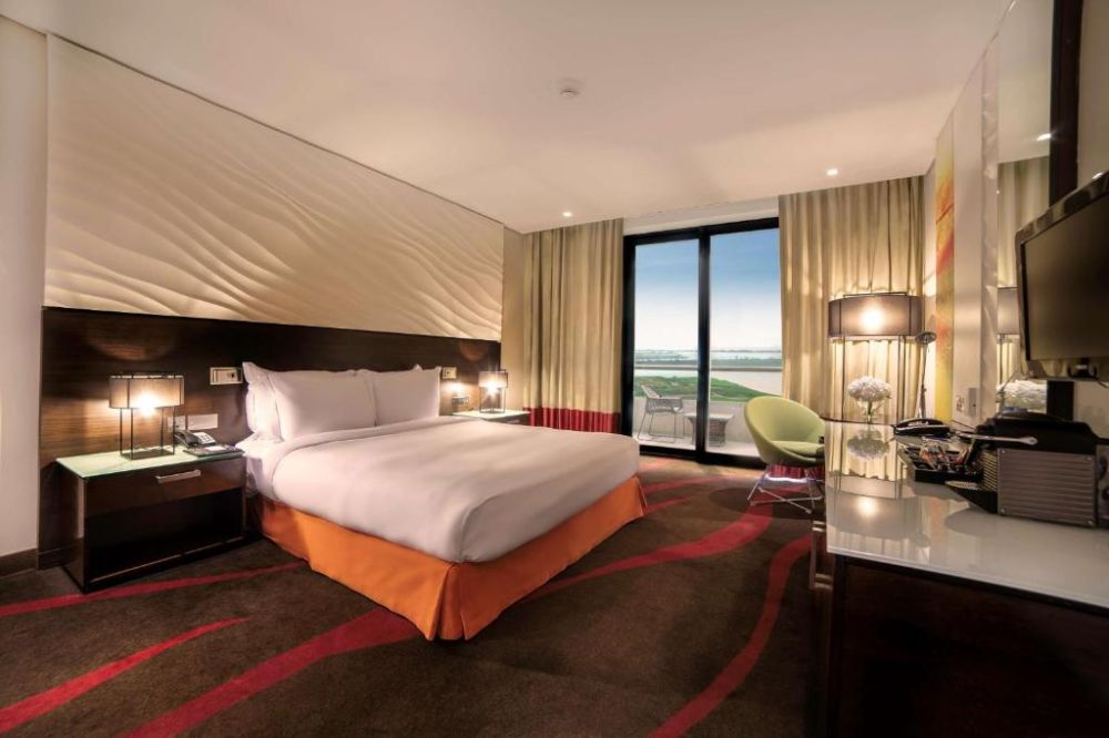 Executive Room Lounge Access SV, Radisson Blu Abu Dhabi Yas Island 4*