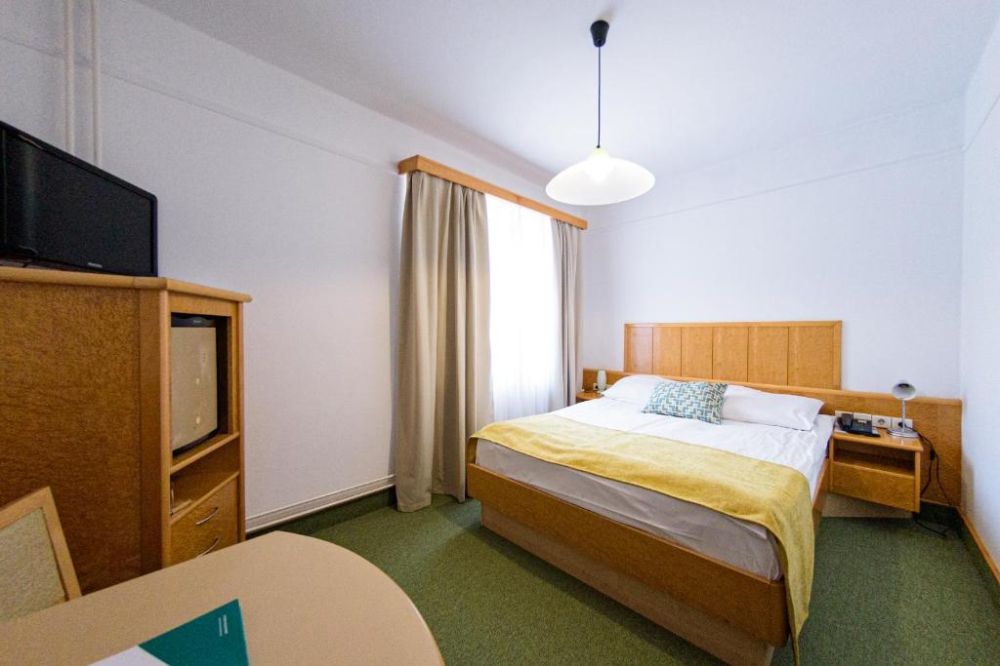 Double Room, Toplice 3*