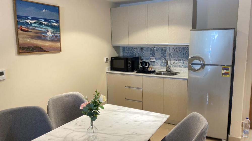 Azur Suite, Azur One Eleven 5*