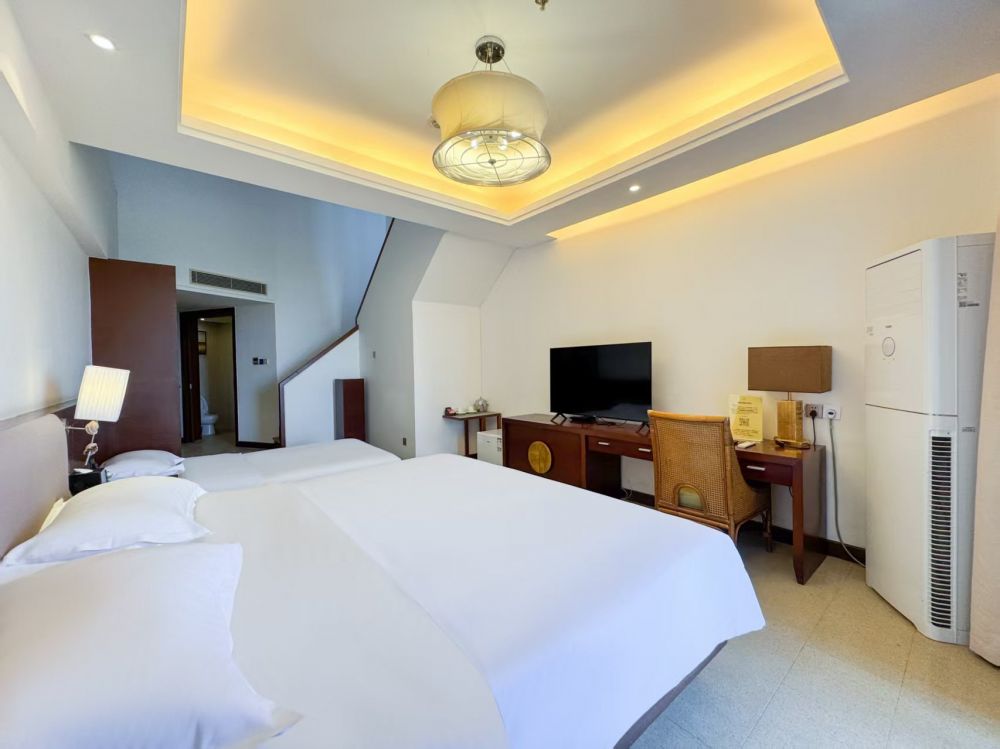 Duplex Superior/Deluxe Ocean View Family Suite, Sanya Marina Sea View Hotel (ex.Marina Spa Hotel Sanya) 4*