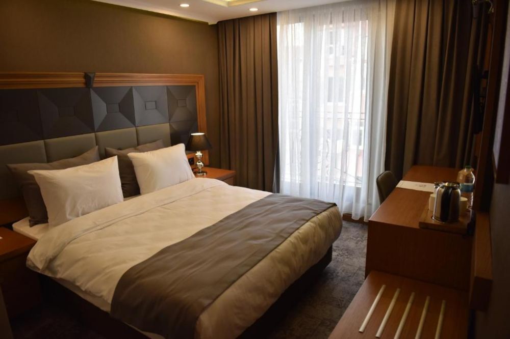 Standard Room, Four Seven Hotel 4*