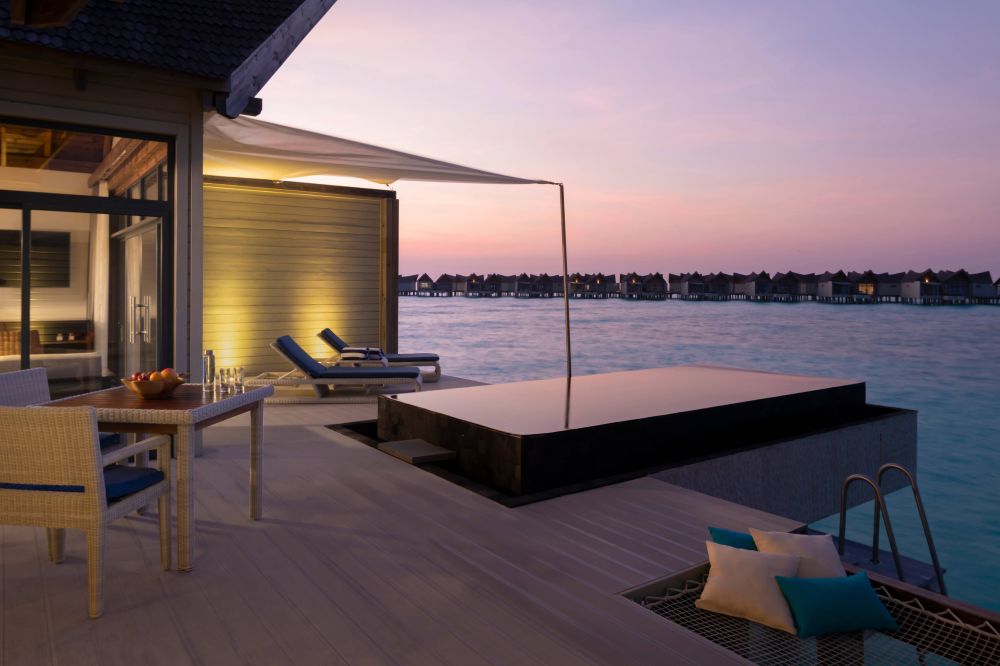 Overwater Pool Villa Lagoon, Kuredhivaru Resort and Spa (ex.Movenpick Resort Kuredhivaru) 5*