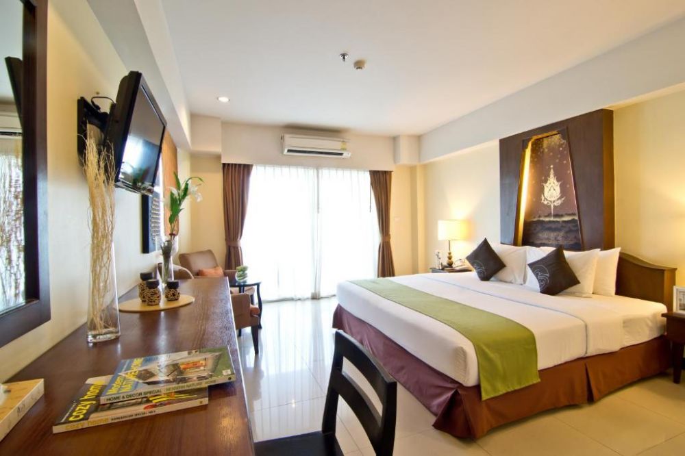 Deluxe, Golden Sea Pattaya 3*