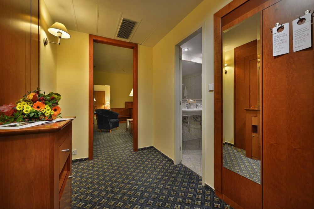 Suite, Ramada Prague City Centre 4*