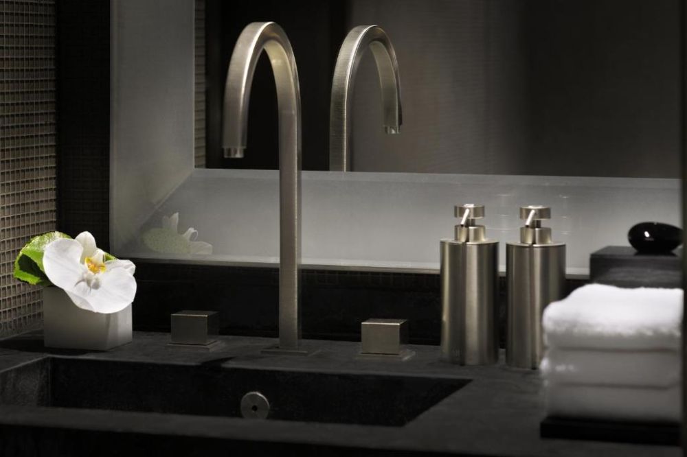 Armani Fountain Suite, Armani Hotel 5*