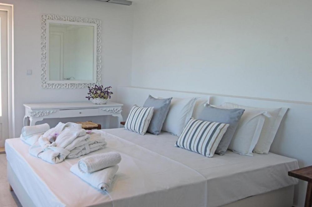 Honeymoon Suite, The Beach House Afitos 4*