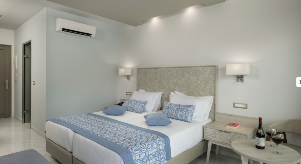 Single premium room with private pool, Vantaris Blue 4*