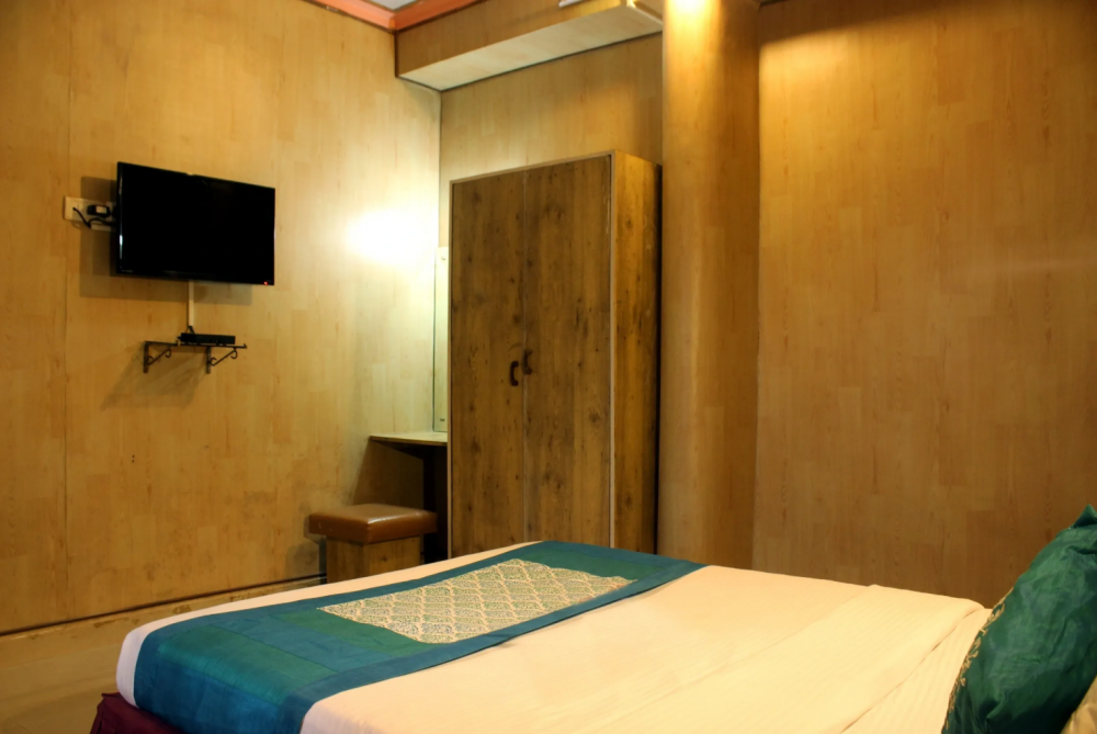 Standard AC, Manvin`s Inn 2+