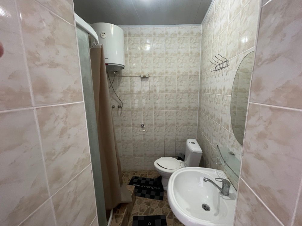 Гостевые дома, розовые дома 4х/6-ти местный, Алтын-Кол 