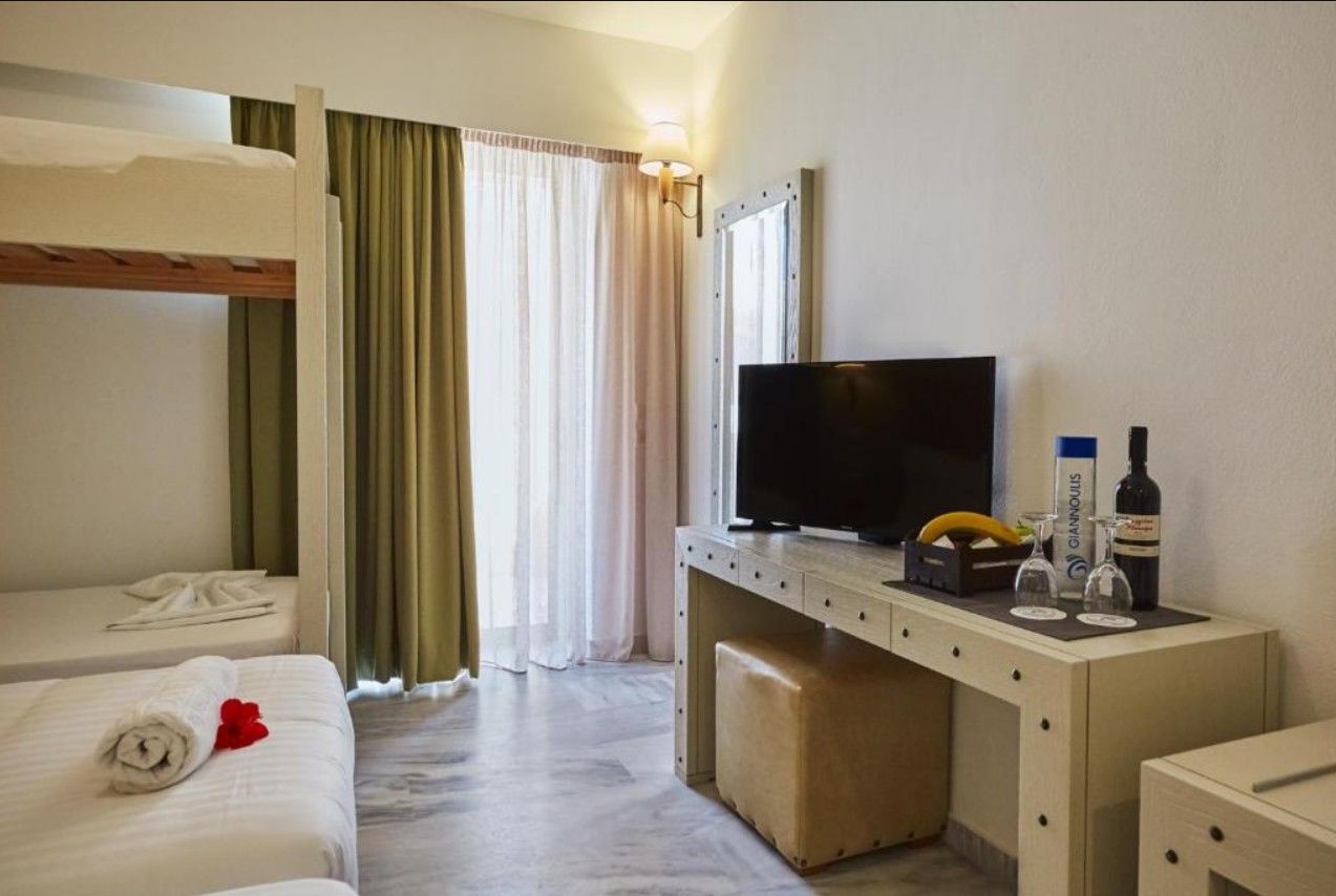 Family Open Plan Bunk-Bed, Santa Marina Beach Hotel Giannoulis 4*