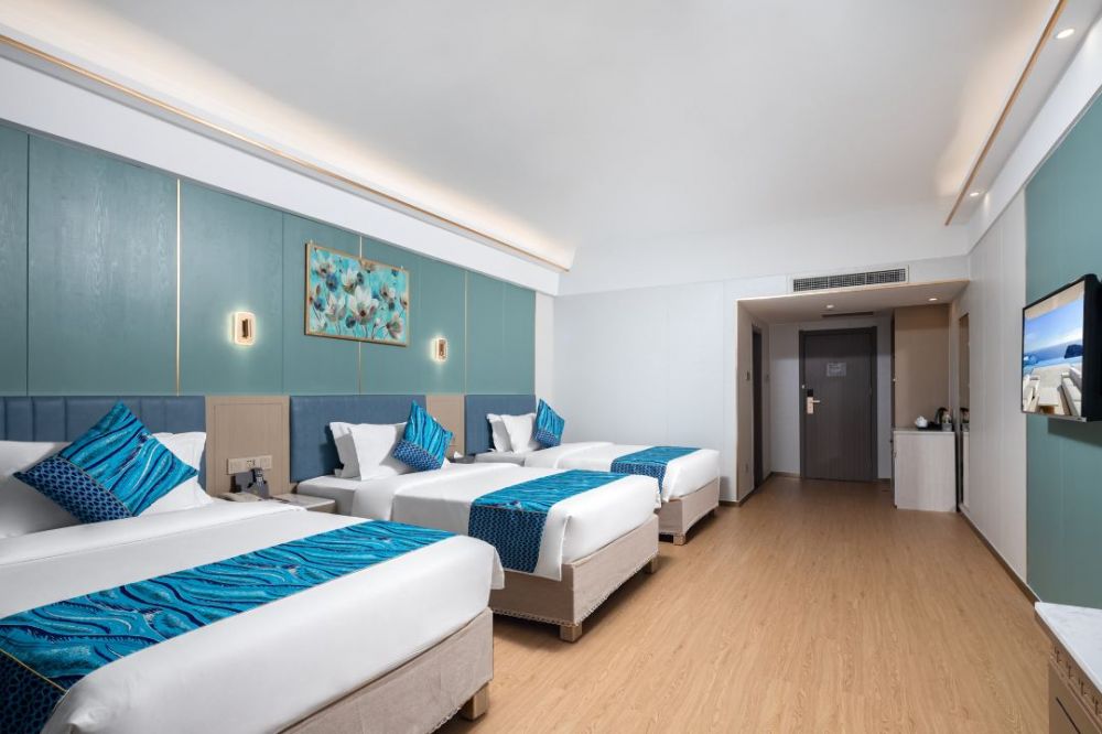 Deluxe Triple Room, Wenhao Seaview Hotel 3*