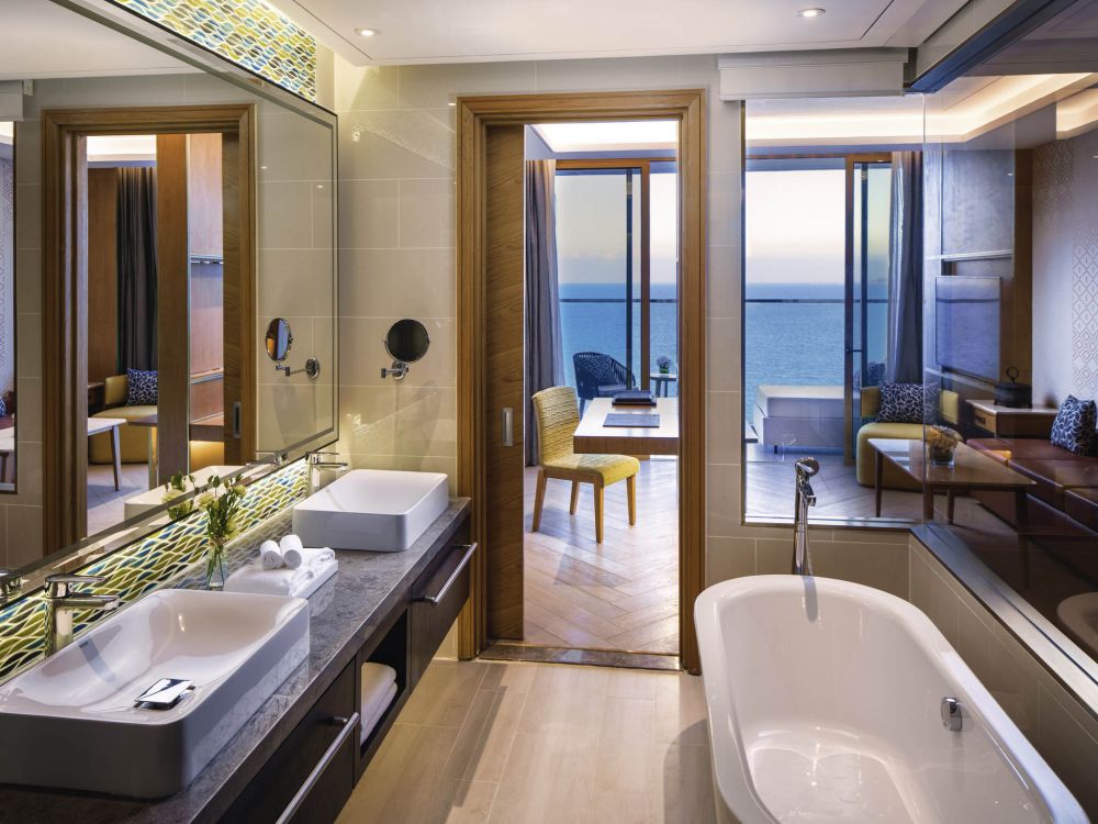 Junior Suite Sea View, Movenpick Resort Cam Ranh 5*