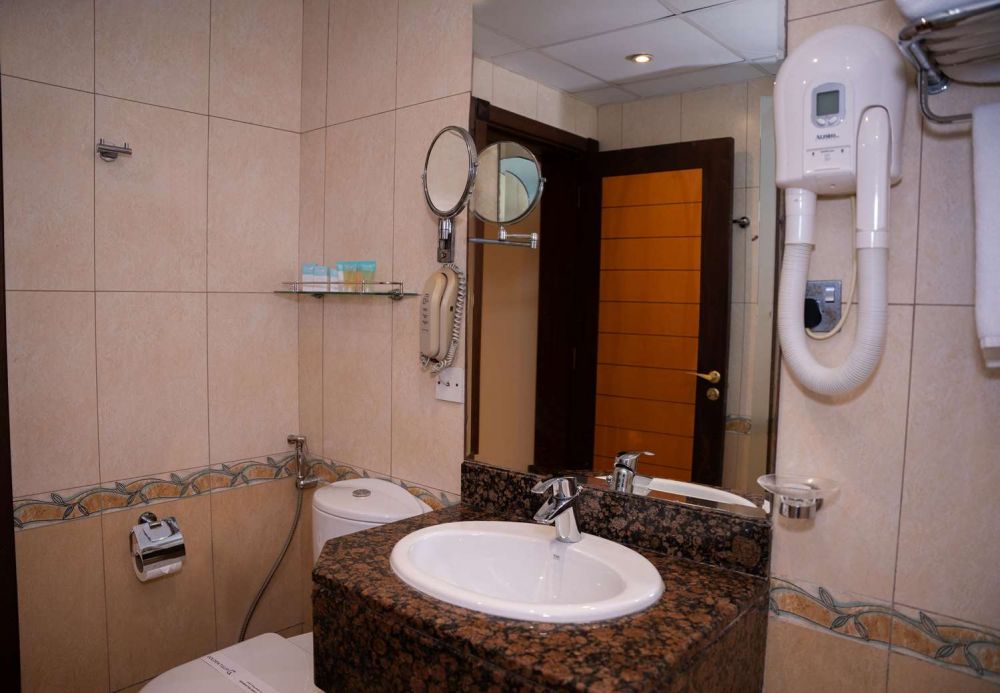Executive Suite, Golden Tulip Sharjah 4*