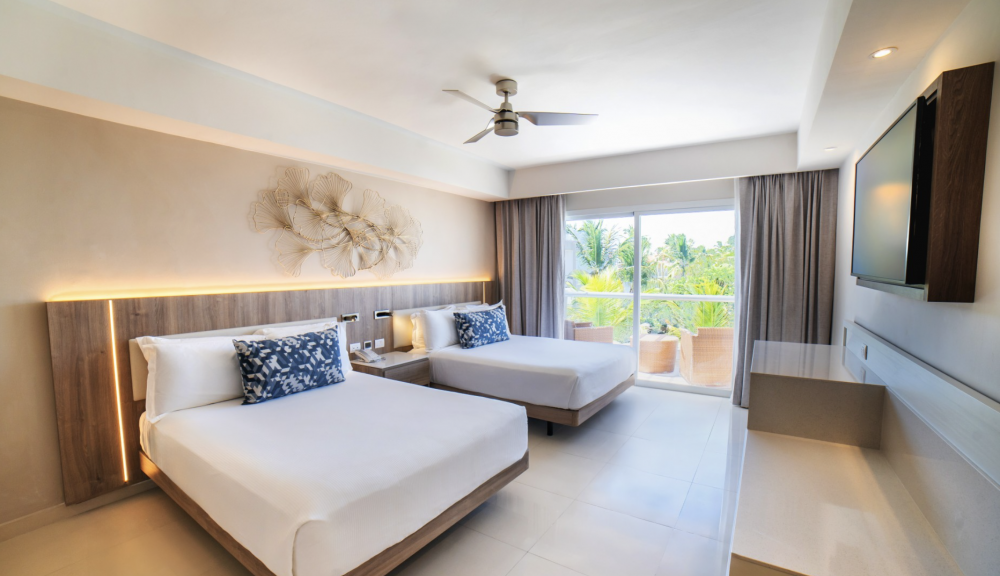 Chairman's Two Bedroom Ocean Front Suite Diamond Club, Royalton Punta Cana 5*