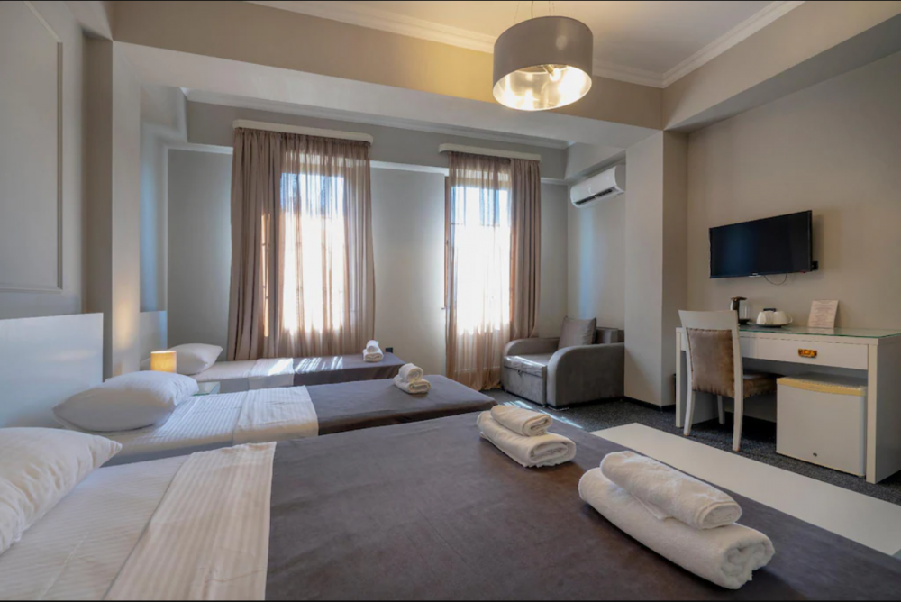 Quadriple City View, Piazza Tbilisi 3*