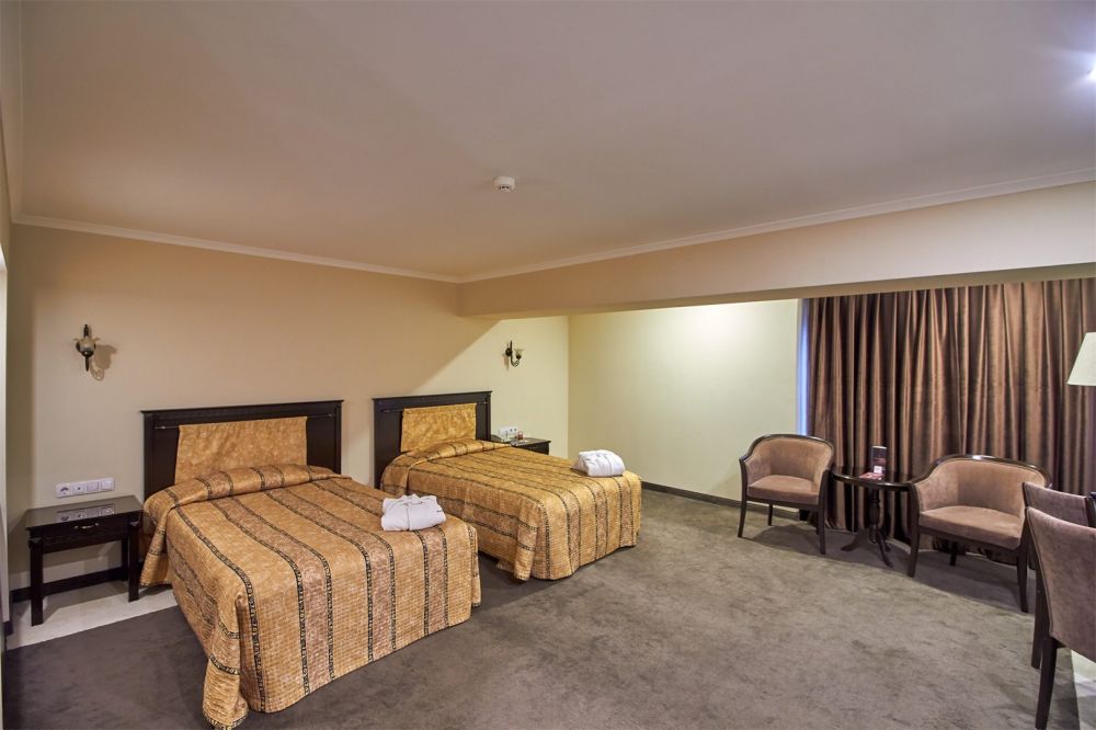 Standard Room, Grand Mir 4*