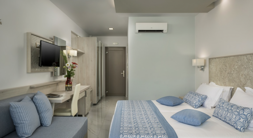 Premium Room with Private Pool, Vantaris Blue 4*