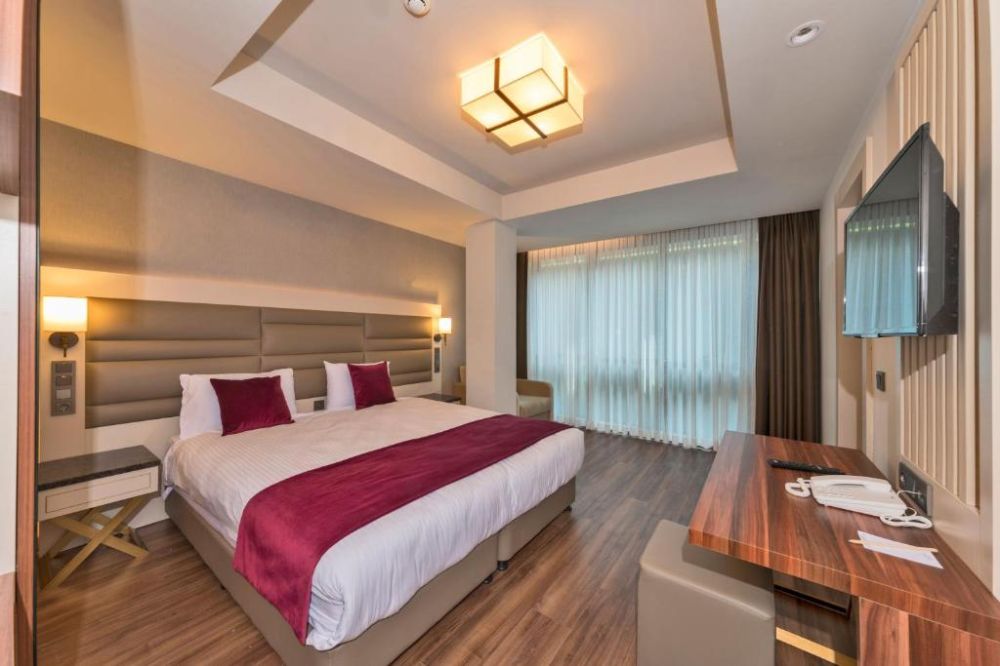 Deluxe Room, Golden Royal Hotel 4*