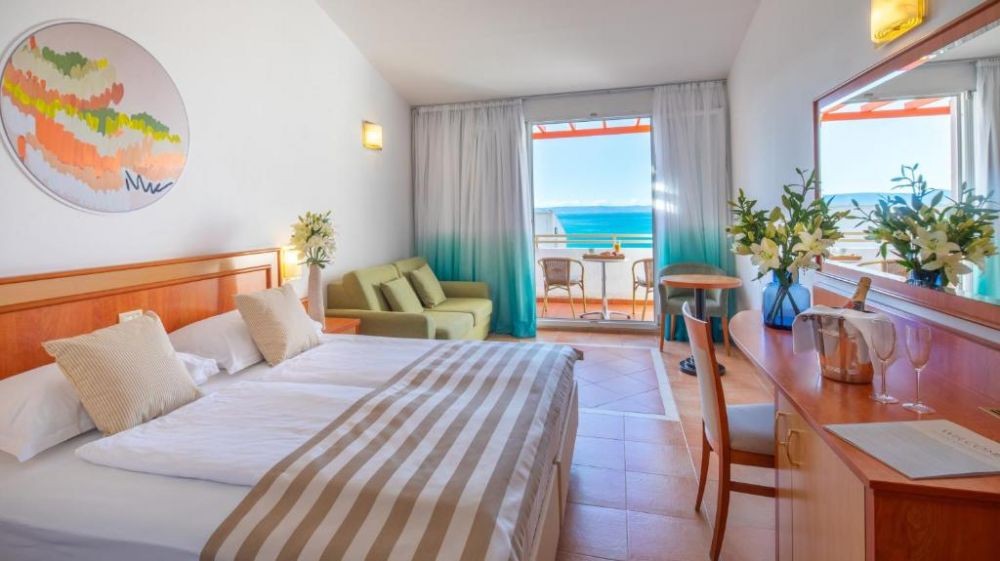 Superior Room With Balcony/ Sea Side, Bluesun Hotel Afrodita 4*