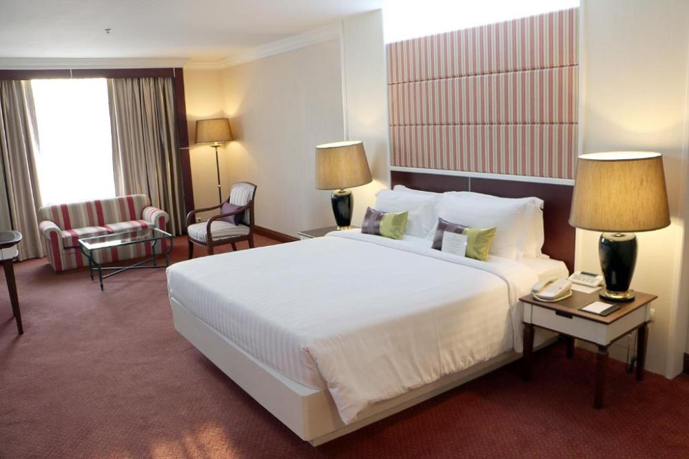 Grand Deluxe Room, Golden Tulip Sovereign 4*