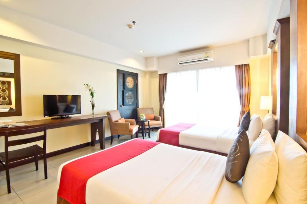 Deluxe, Golden Sea Pattaya 3*