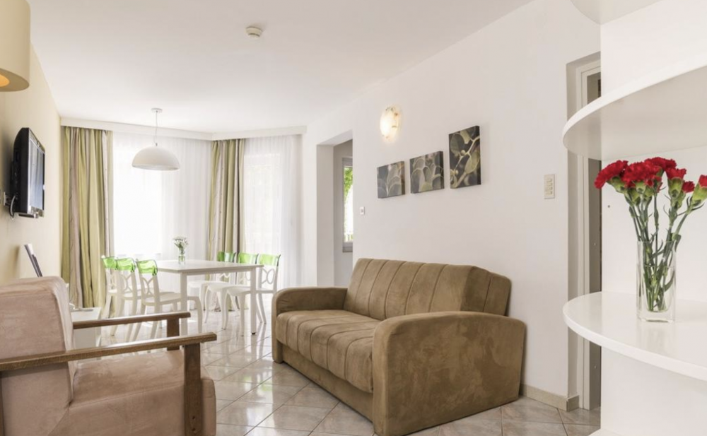 CLASSIC APARTMENT FOR 6+2 PERSONS, Apartments Sol Amfora for Plava Laguna 4*