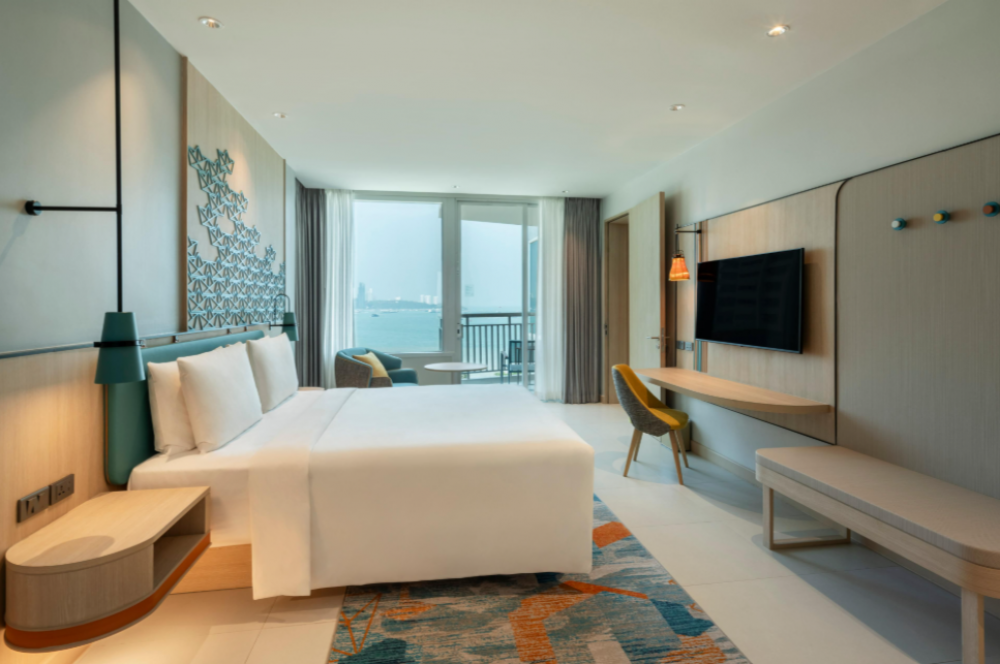 One Bedroom Suite, Holiday Inn Pattaya 5*