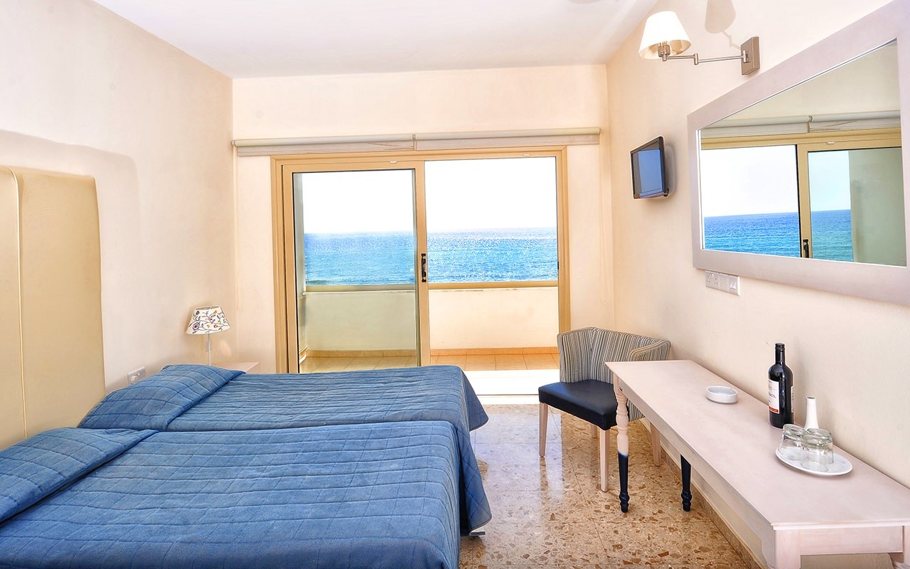 Twin Sea View Room, Piere Anne Beach Hotel 3*