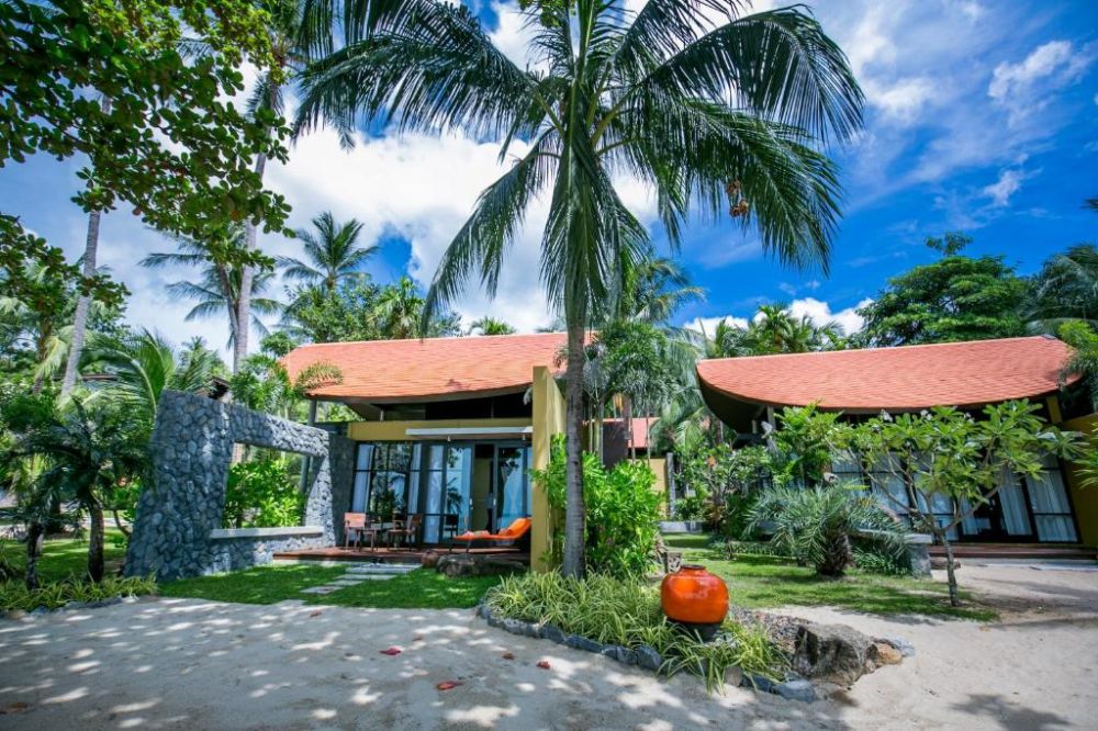 Beachfront Villa, New Star Beach Resort 4*