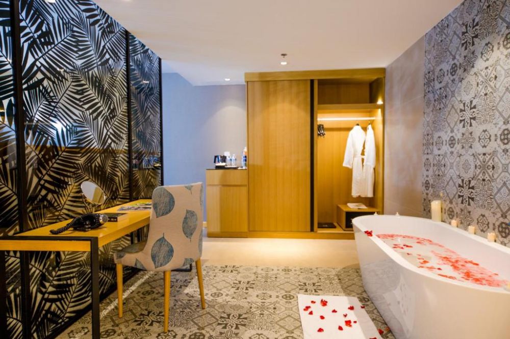 Executive Suite, Quinter Central Nha Trang 5*