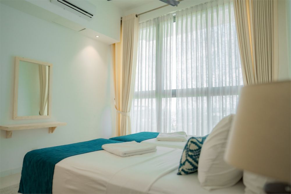Three Bedroom Partial/Direct SV (Penthouse Partial/Direct SV), Ocean Front Condominium - Galle 4*